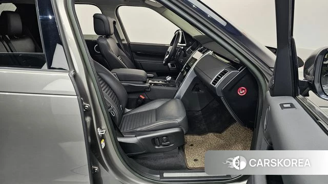 Land Rover Discovery 5 2023 Песочный из Кореи, фото 2