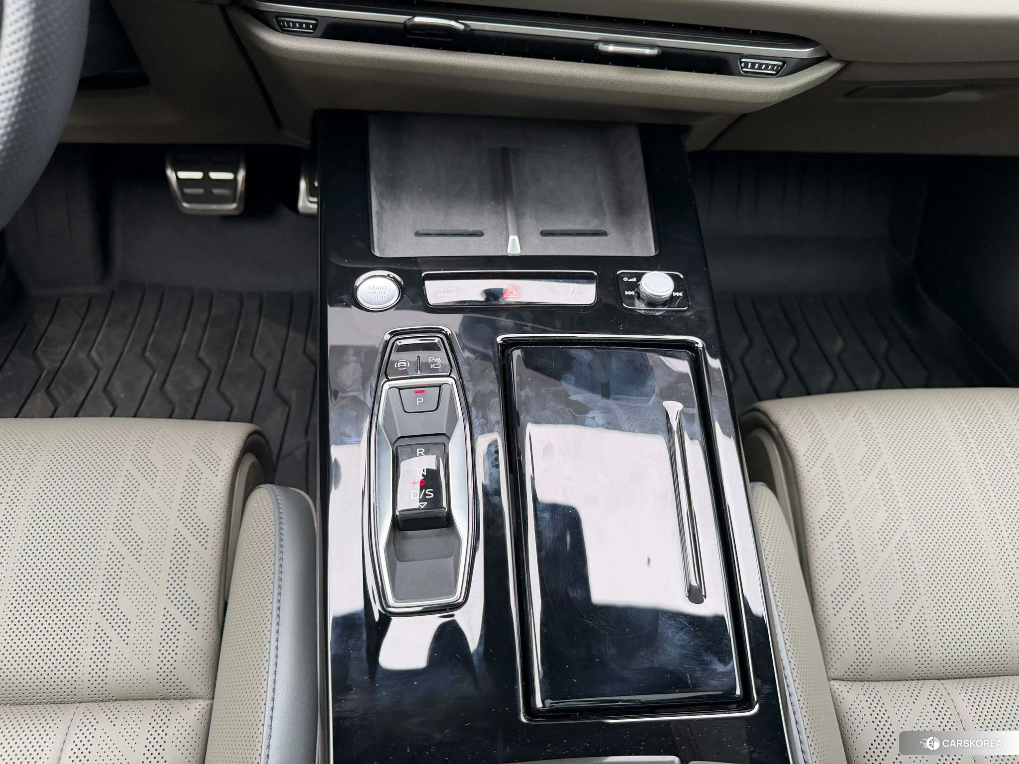 Audi A6L 2026 Черный из Китая, фото 2
