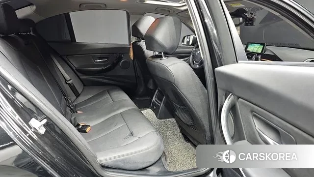 BMW 3 Series (F30) 2018 Черный из Кореи, фото 2