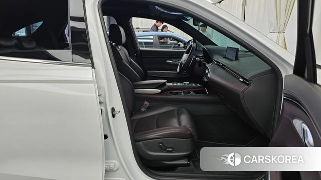 Genesis GV70 2021 Белый из Кореи, фото 2