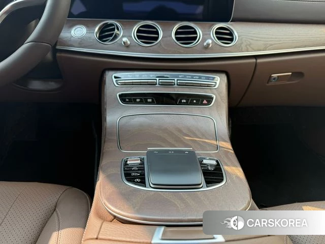 Mercedes-Benz E-class 2023 Черный из Китая, фото 2