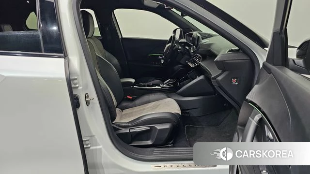 Peugeot e-2008 second generation 2021 Белый из Кореи, фото 2