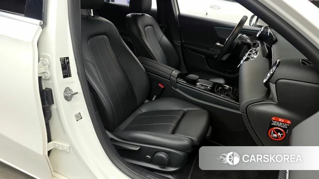 Mercedes-Benz A-Class W177 2021 Белый из Кореи, фото 2