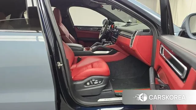 Porsche Cayenne (PO536) 2020 Светло-серебряный цвет из Кореи, фото 2