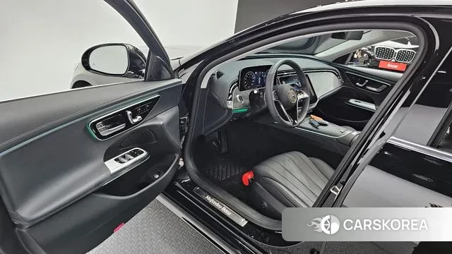 Mercedes-Benz E-Class W214 2025 Черный из Кореи, фото 2