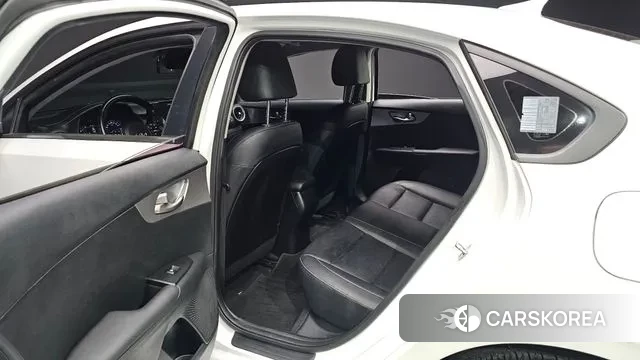 Kia The New K3 2nd generation 2021 Белый из Кореи, фото 2