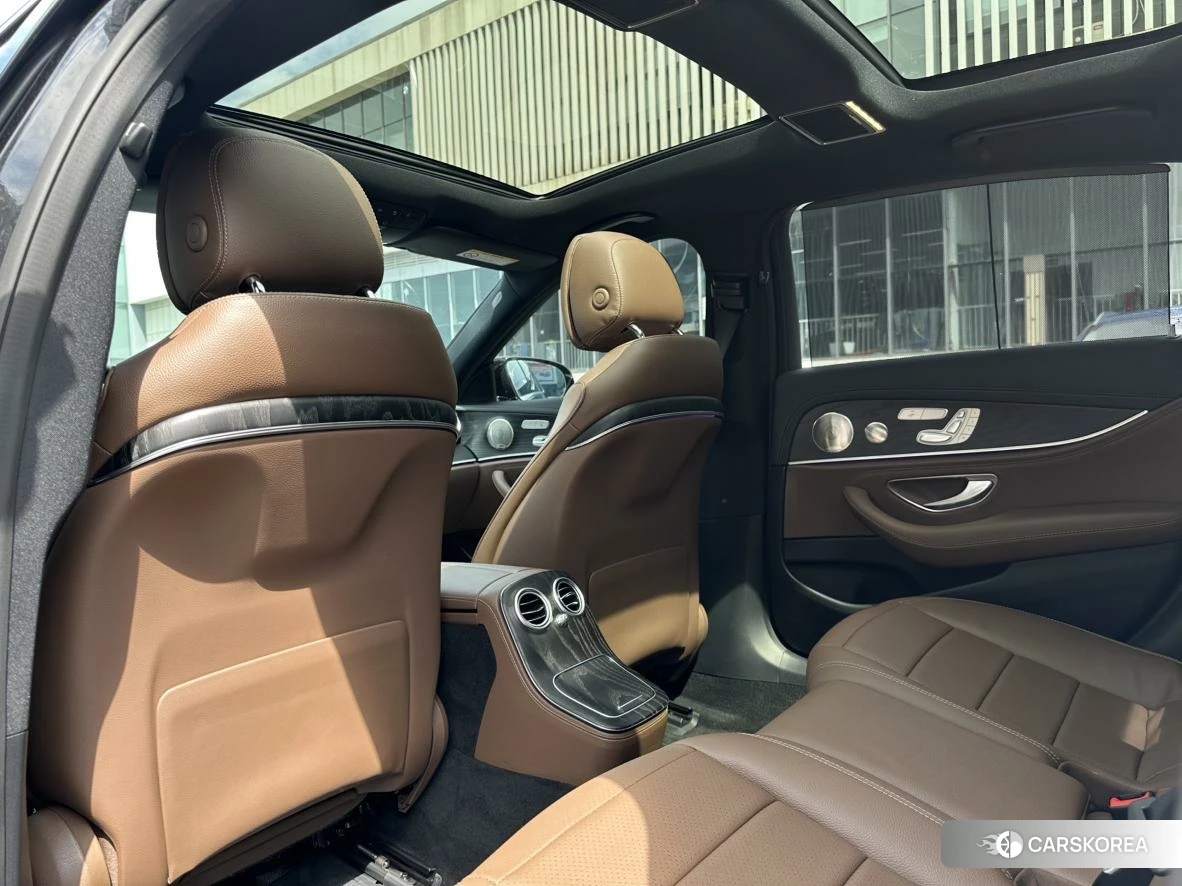 Mercedes-Benz E-class 2022 Черный из Китая, фото 2
