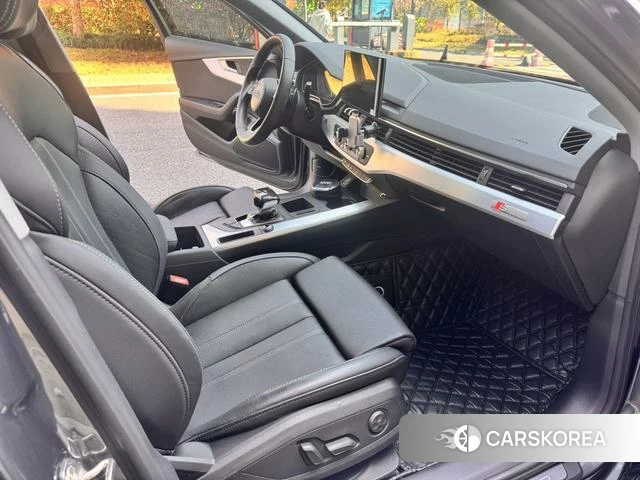 Audi A4L 2022 Темно-серый из Китая, фото 2