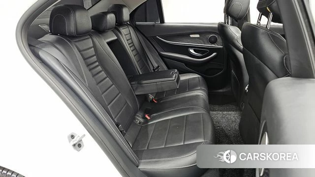 Mercedes-Benz E-Class W213 2019 Белый из Кореи, фото 2