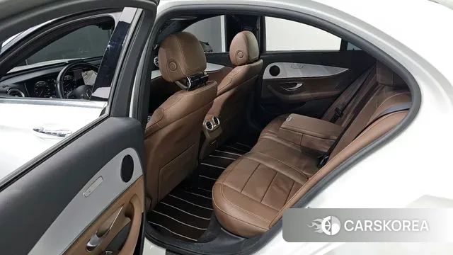 Mercedes-Benz E-Class W213 2020 Белый из Кореи, фото 2