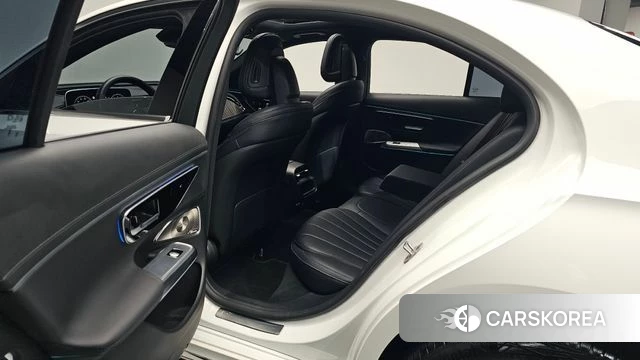 Mercedes-Benz E-Class W214 2024 Белый из Кореи, фото 2