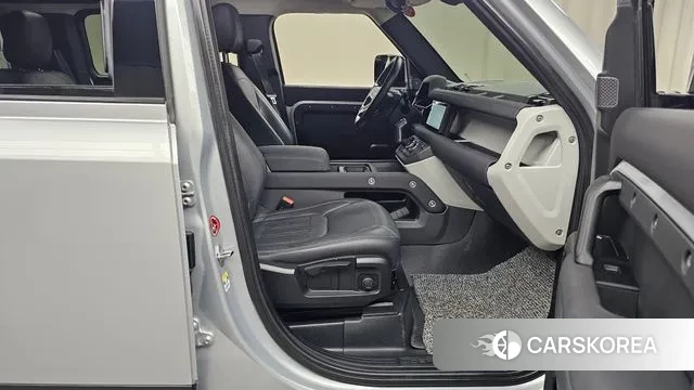 Land Rover Defender (L663) 2021 Серебряный из Кореи, фото 2