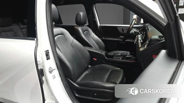 Mercedes-Benz GLB-Class X247 2021 Белый из Кореи, фото 2