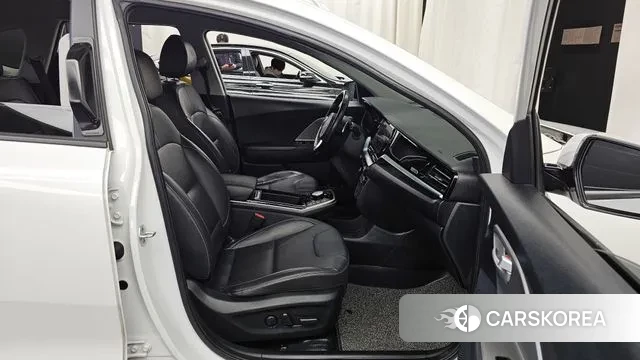 Kia Niro Plus 2022 Белый из Кореи, фото 2