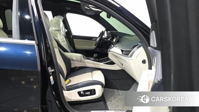 BMW X7 (G07) 2021 Черный из Кореи, фото 2