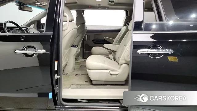 Kia The New Carnival 2018 Черный из Кореи, фото 2