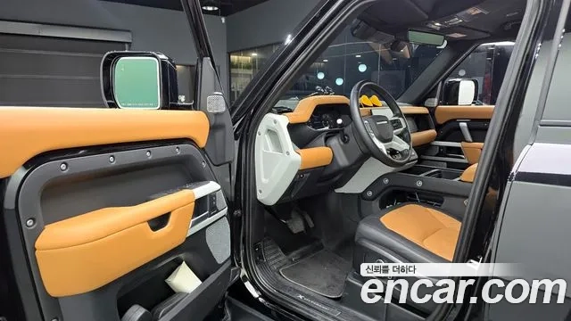 Land Rover Defender (L663) 2024 Черный из Кореи, фото 2