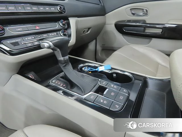 Kia The New Carnival 2019 Белый из Кореи, фото 2