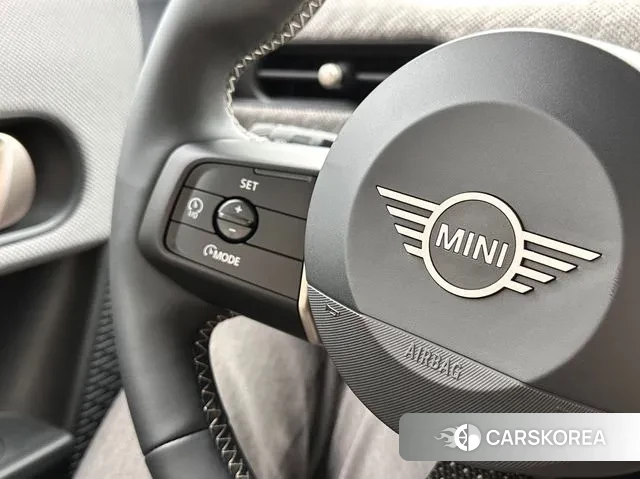 Mini Cooper S 4th Generation 2024 Белый из Кореи, фото 2