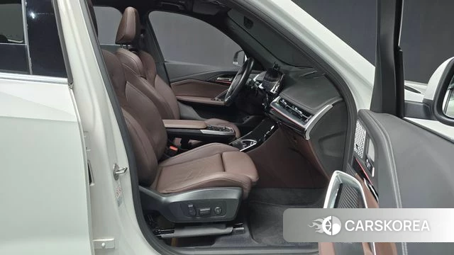 BMW X1 (U11) 2023 Белый из Кореи, фото 2