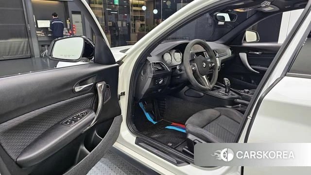 BMW 1 Series (F20) 2018 Белый из Кореи, фото 2