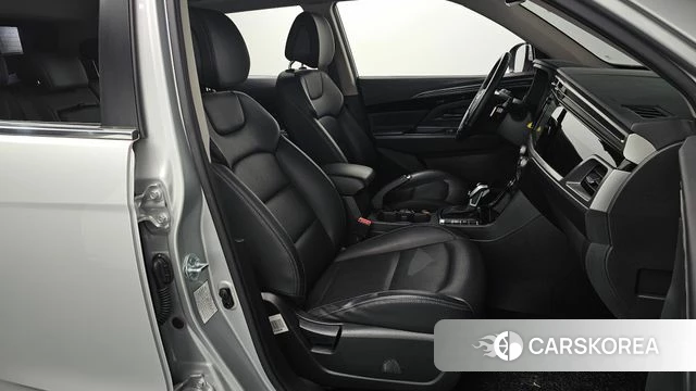 Ssangyong Beautiful Korando 2019 Серебристо-серый из Кореи, фото 2