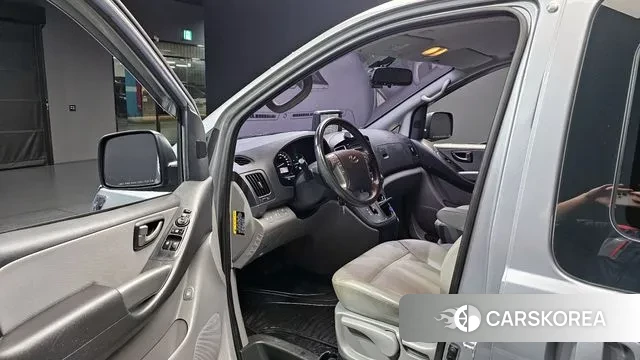 Hyundai The New Grand Starex 2018 Серебристо-серый из Кореи, фото 2