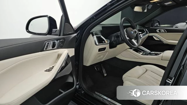 BMW X6 (G06) 2025 Черный из Кореи, фото 2