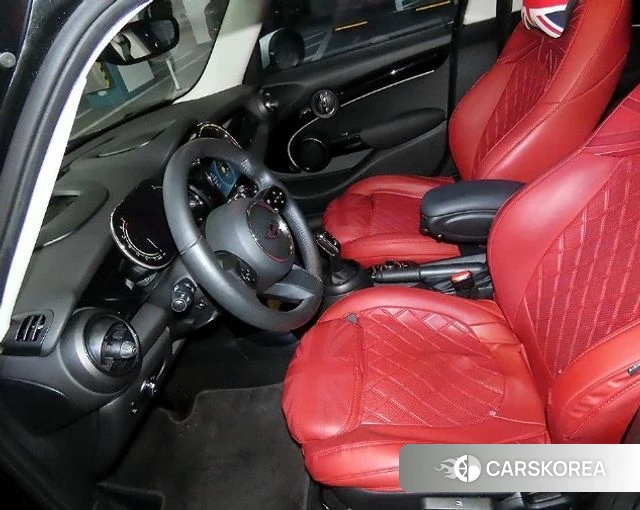 Mini Cooper 2023 Черный из Кореи, фото 2