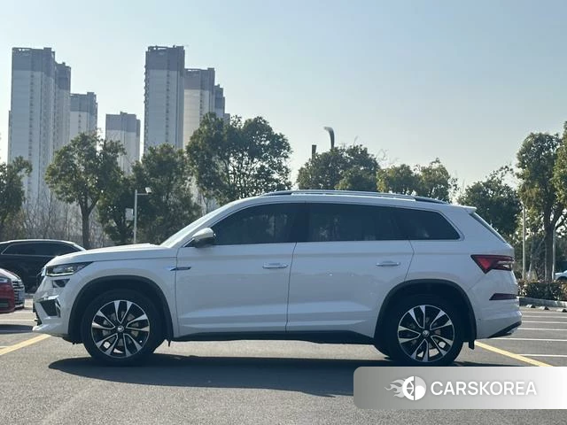 Skoda Kodiak 2022 Белый из Китая, фото 2