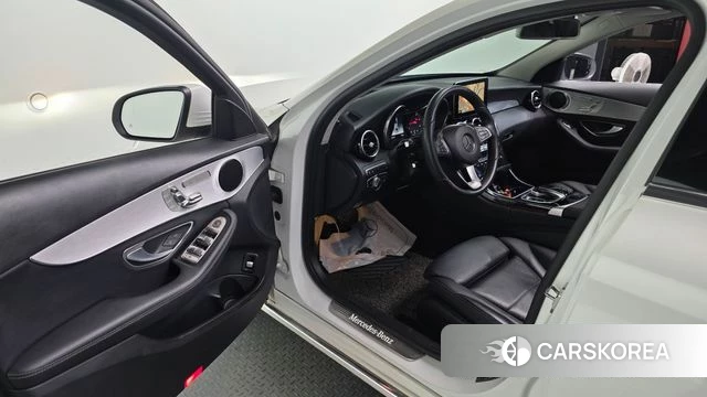 Mercedes-Benz C-Class W205 2018 Белый из Кореи, фото 2