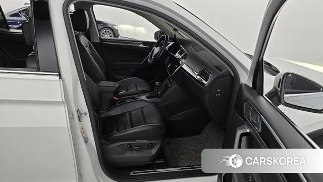 Volkswagen Tiguan second Generation 2018 Белый из Кореи, фото 2