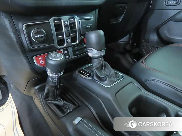 Jeep Gladiator (JT) 2025 Черный из Кореи, фото 2
