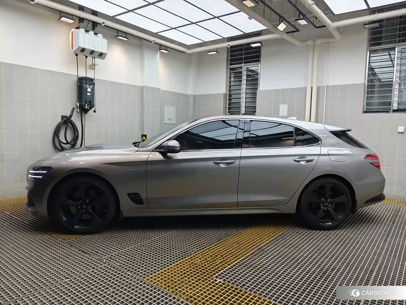Kia Genisys G70 2025 Silver/gray из Китая, фото 2