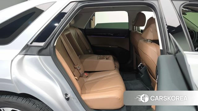 Hyundai Grandeur (GN7) 2024 Серебристо-серый из Кореи, фото 2