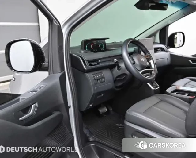 Hyundai Staria 2024 Серебристо-серый из Кореи, фото 2