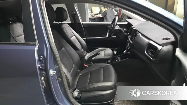 Kia Stonic 2018 Синий из Кореи, фото 2