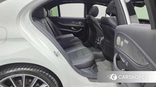 Mercedes-Benz E-Class W213 2022 Белый из Кореи, фото 2
