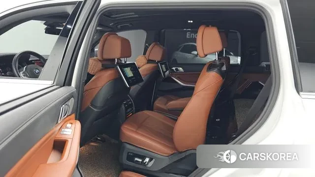 BMW X7 (G07) 2022 Белый из Кореи, фото 2