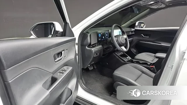 Hyundai Kona (SX2) 2025 Белый из Кореи, фото 2