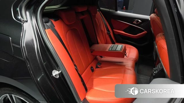 BMW 1 Series (F40) 2021 Черный из Кореи, фото 2