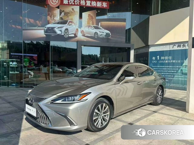 Lexus ES 2021 Серебристо-серый из Китая, фото 2