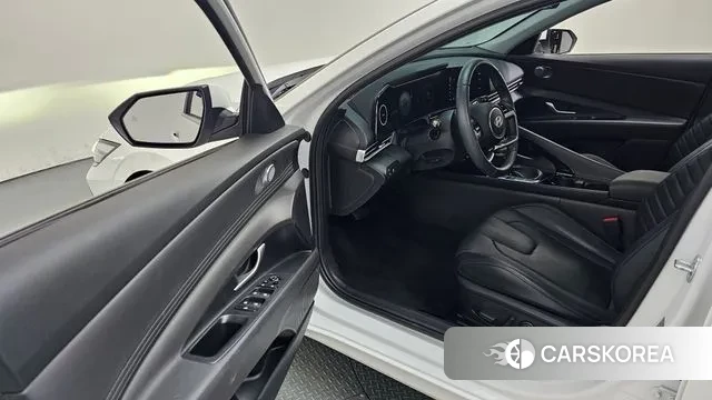 Hyundai The New Avante (CN7) 2023 Белый из Кореи, фото 2