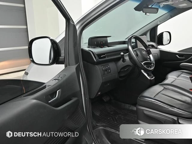 Hyundai Staria 2021 Серебряный из Кореи, фото 2