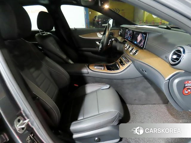 Mercedes-Benz E-Class W213 2020 Серый из Кореи, фото 2