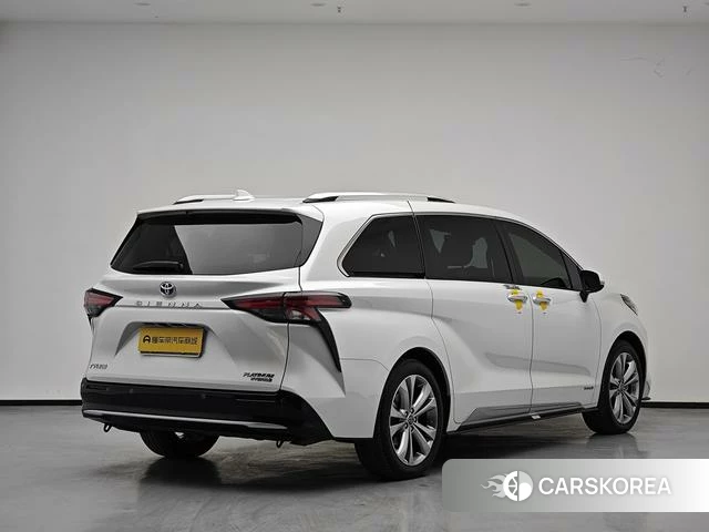 Toyota Saina 2022 Белый из Китая, фото 2