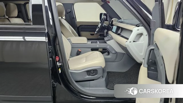 Land Rover Defender (L663) 2022 Черный из Кореи, фото 2