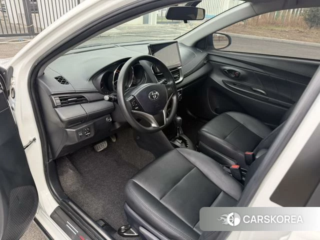 Toyota YARIS L Zhixuan 2022 Белый из Китая, фото 2