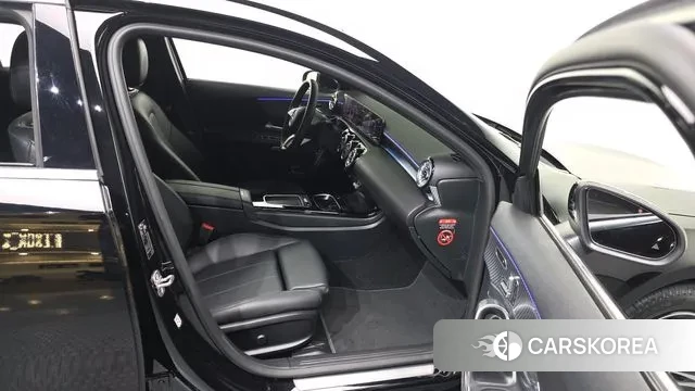 Mercedes-Benz A-Class W177 2024 Черный из Кореи, фото 2