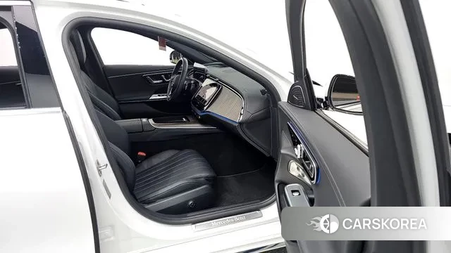 Mercedes-Benz E-Class W214 2025 Белый из Кореи, фото 2